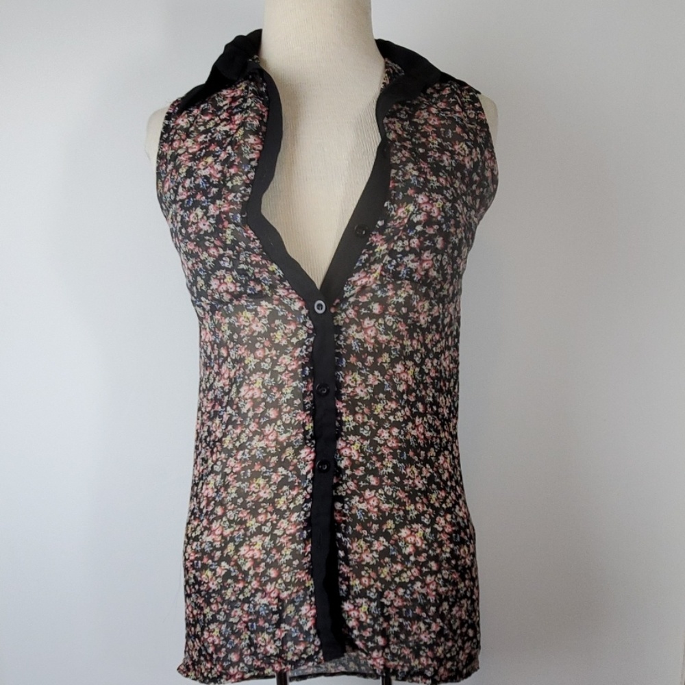 Kirra Sleeveless  Blouse